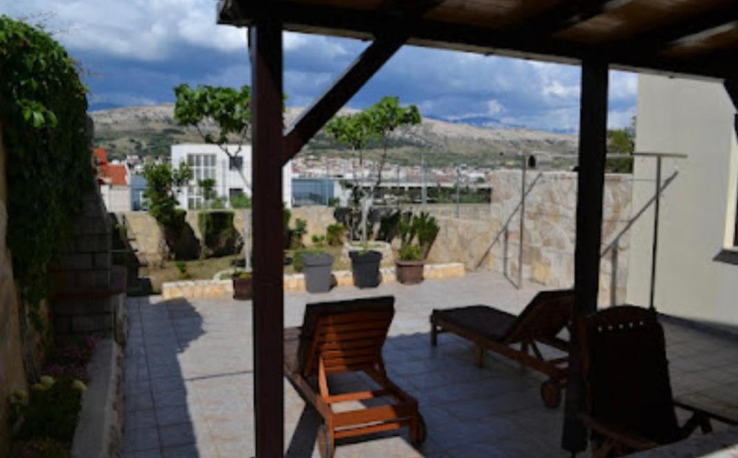 Apartment Lora Pag Town Buitenkant foto